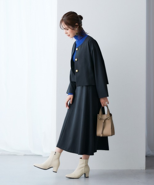 7days Life Styling（セブンデイズライフスタイリング）の「【レディーススーツ】＜OTOさんコラボ＞ボトムが選べるセットアップスーツ（ノーカラージャケット＋ワイドパンツまたはロング丈フレアスカート）（ストレッチウール調シリーズ）＜大きいサイズ有＞（スーツセット・レディース・ブラック系3/ブラック系1/ホワイト系2/ホワイト系1/ブラック系4/ブラック系2・M/L/LL/3L/4L/5L/6L/S/8L）」の11枚目の写真