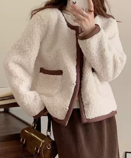 Teem Store(チームストア)の「バイカラーボアジャケット(ノーカラージャケット・レディース・ホワイト/ベージュ・F)」の9枚目の写真