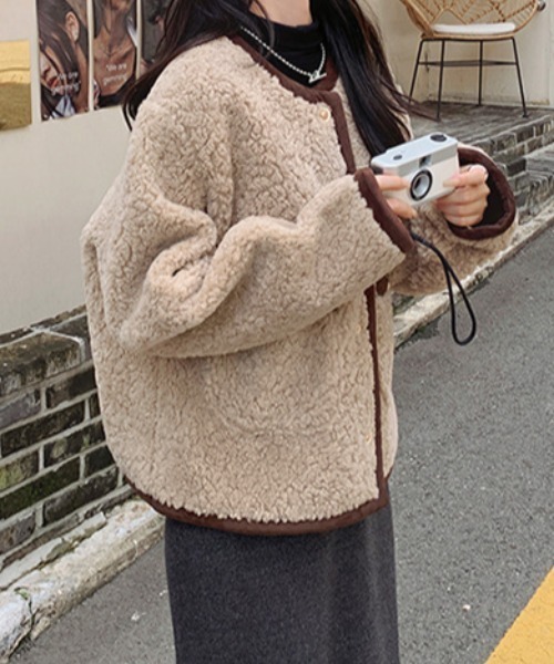 Teem Store(チームストア)の「バイカラーボアジャケット(ノーカラージャケット・レディース・ホワイト/ベージュ・F)」の12枚目の写真