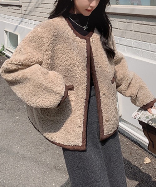 Teem Store(チームストア)の「バイカラーボアジャケット(ノーカラージャケット・レディース・ホワイト/ベージュ・F)」の13枚目の写真
