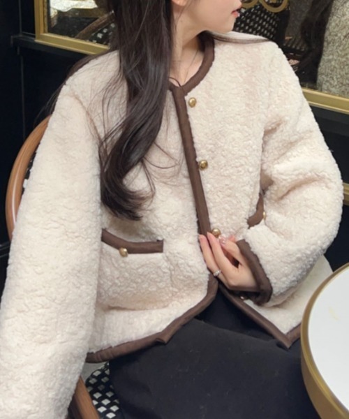 Teem Store(チームストア)の「バイカラーボアジャケット(ノーカラージャケット・レディース・ホワイト/ベージュ・F)」の8枚目の写真