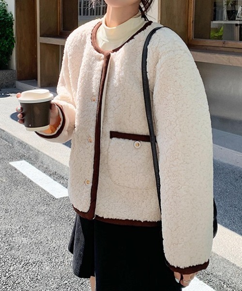 Teem Store(チームストア)の「バイカラーボアジャケット(ノーカラージャケット・レディース・ホワイト/ベージュ・F)」の6枚目の写真