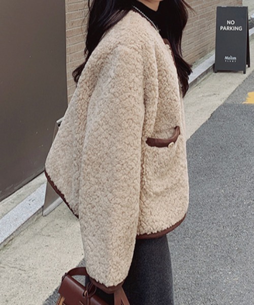 Teem Store(チームストア)の「バイカラーボアジャケット(ノーカラージャケット・レディース・ホワイト/ベージュ・F)」の18枚目の写真