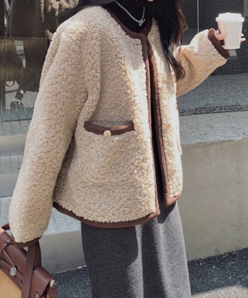 Teem Store(チームストア)の「バイカラーボアジャケット(ノーカラージャケット・レディース・ホワイト/ベージュ・F)」の19枚目の写真