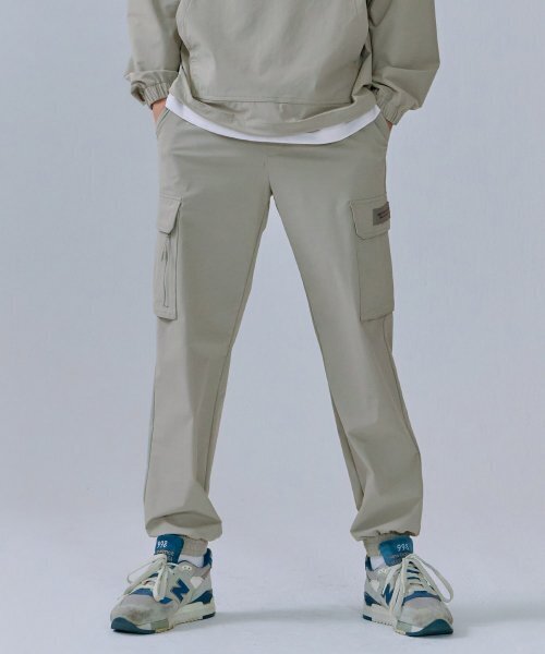 CHASECULT(チェイスカルト)の「共用ストレッチカーゴジョガーパンツ-CERU2218B02(スウェットパンツ・メンズ・ライトグレー・67/70/76/82/86)」の2枚目の写真