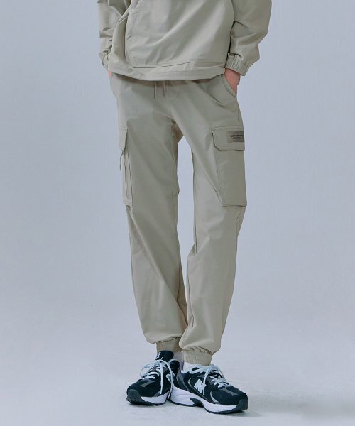 CHASECULT(チェイスカルト)の「共用ストレッチカーゴジョガーパンツ-CERU2218B02(スウェットパンツ・メンズ・ライトグレー・67/70/76/82/86)」の3枚目の写真
