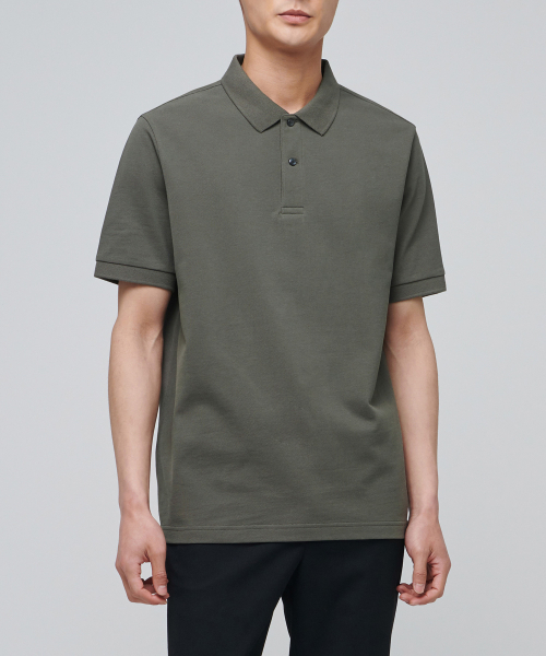 MUSINSA STANDARD(ムシンサスタンダード)の「ベーシックピケポロシャツ【ダスティカーキ】(ポロシャツ・メンズ・その他・XXX-LARGE/SMALL/MEDIUM/LARGE/X-LARGE/XX-LARGE)」の2枚目の写真