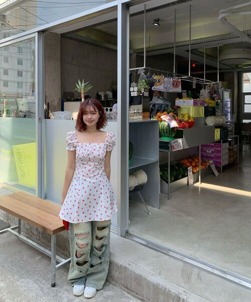YOUHEE(ユヒ)の「FLOWER PATTERN PUFF DRESS WHITE(ワンピース・レディース・その他・SMALL/MEDIUM)」の2枚目の写真