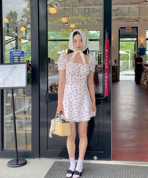 YOUHEE(ユヒ)の「FLOWER PATTERN PUFF DRESS WHITE(ワンピース・レディース・その他・SMALL/MEDIUM)」の5枚目の写真