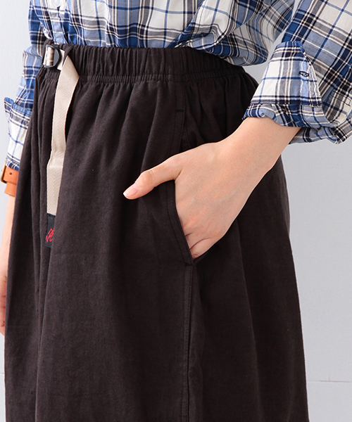 Gramicci(グラミチ)の「GRAMICCI / COTTON LINEN バルーンPANTS(その他パンツ・レディース・ベージュ/ネイビー・ONE SIZE)」の13枚目の写真