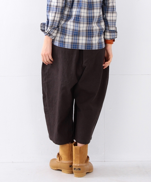 Gramicci(グラミチ)の「GRAMICCI / COTTON LINEN バルーンPANTS(その他パンツ・レディース・ベージュ/ネイビー・ONE SIZE)」の18枚目の写真
