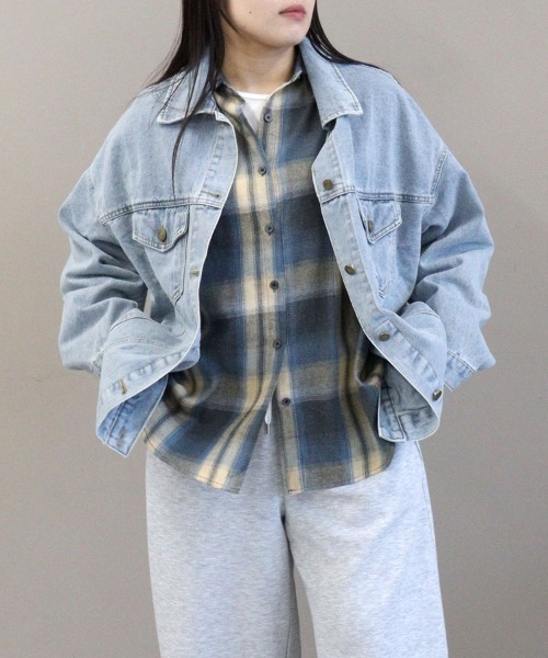 pufe(ピュフェ)の「【pufe】ゆるシルエットデニムジャケット(ブルゾン・レディース・ダークインディゴブルー/ライトインディゴブルー・ONESIZE)」の14枚目の写真
