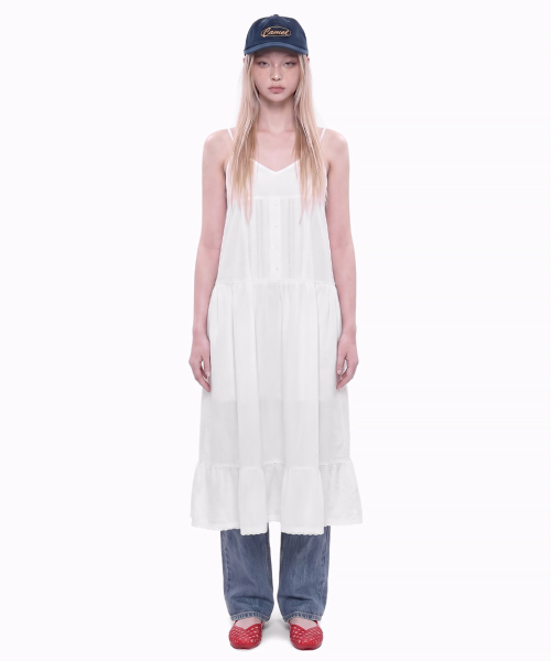 VVV(ブイブイブイ)の「レースレイヤードストラップナシロングワンピース_ホワイト(ワンピース・レディース・その他・ONE SIZE)」の1枚目の写真