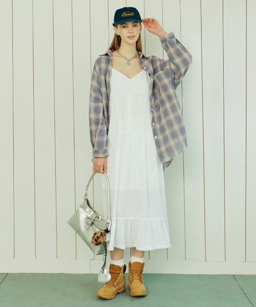 VVV(ブイブイブイ)の「レースレイヤードストラップナシロングワンピース_ホワイト(ワンピース・レディース・その他・ONE SIZE)」の2枚目の写真