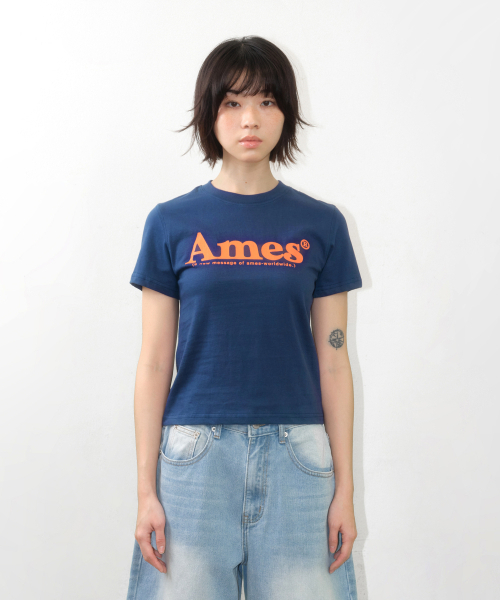 AMESWORLDWIDE（アメスワールドワイド）の「BASIC LOGO TEE NAVY（Tシャツ/カットソー・レディース・その他・SMALL/MEDIUM/LARGE）」の2枚目の写真