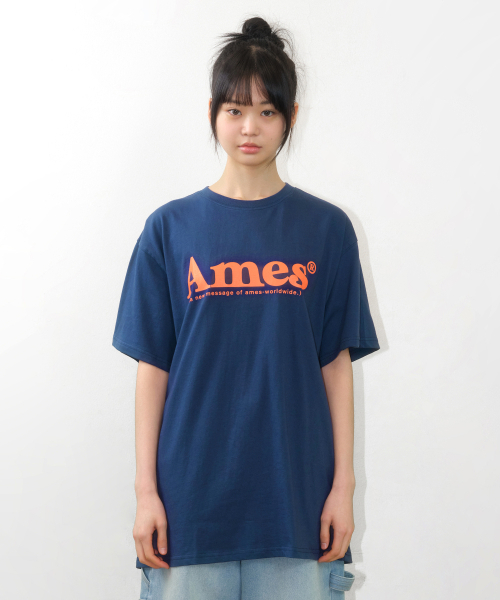 AMESWORLDWIDE（アメスワールドワイド）の「BASIC LOGO TEE NAVY（Tシャツ/カットソー・レディース・その他・SMALL/MEDIUM/LARGE）」の3枚目の写真