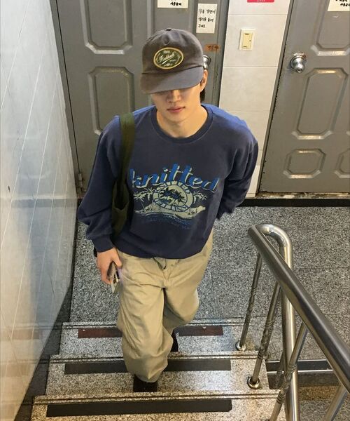 KNITTED(ニッティド)の「ピグメントファームツリー スウェット BLUE(スウェット・レディース・その他・LARGE/X-LARGE/MEDIUM)」の7枚目の写真