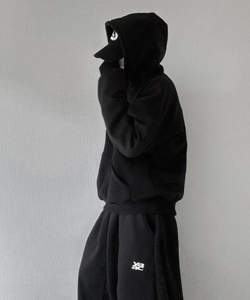 YACA(ヤーカ)の「Logo Sweat Curve Pants/ロゴスウェットカーブパンツ【unisex item】(スウェットパンツ・レディース・ブラック/グレー・FREE)」の15枚目の写真
