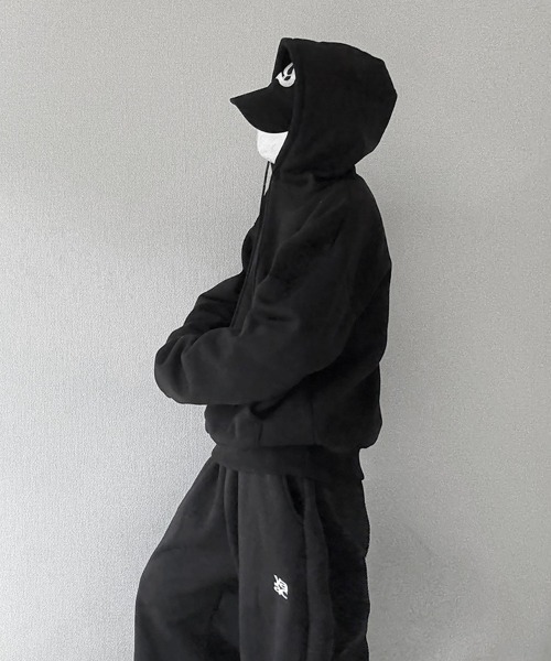 YACA(ヤーカ)の「Logo Sweat Curve Pants/ロゴスウェットカーブパンツ【unisex item】(スウェットパンツ・レディース・ブラック/グレー・FREE)」の14枚目の写真