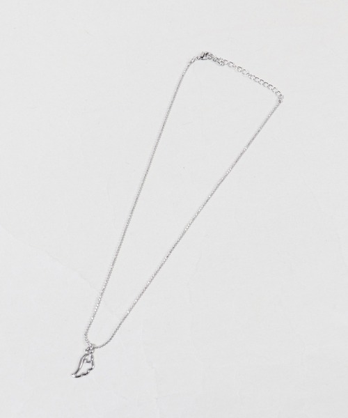 SPINNS（スピンズ）の「メタルネックレス/ウイング/羽根（ネックレス・レディース・シルバー・ONESIZE）」の2枚目の写真