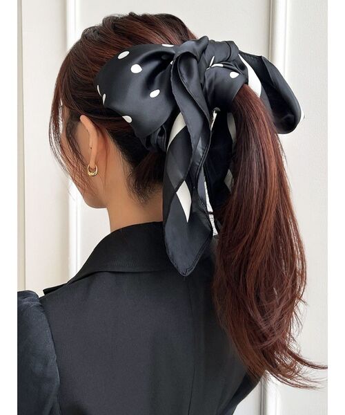 RESEXXY（リゼクシー）の「大判ドットスカーフ（ストール/ショール・レディース・ホワイト/ブラック・FREE）」の2枚目の写真