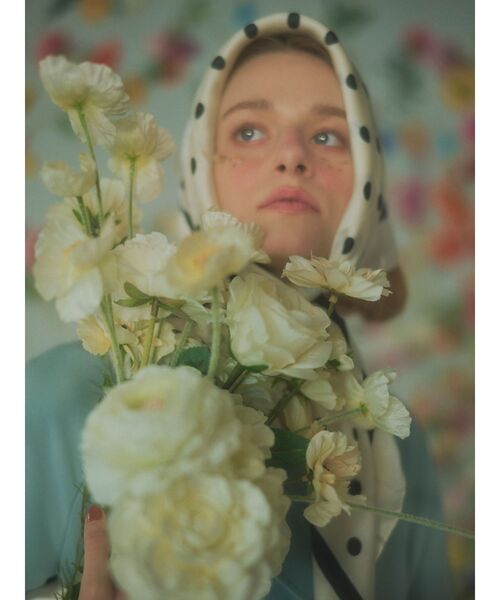 RESEXXY（リゼクシー）の「大判ドットスカーフ（ストール/ショール・レディース・ホワイト/ブラック・FREE）」の7枚目の写真