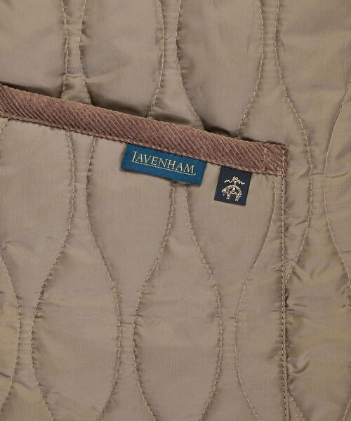 BROOKS BROTHERS(ブルックスブラザーズ)の「Brooks Brothers×LAVENHAM イブシャム キルティングノーカラーコート Made in UK(その他アウター・レディース・ブラウン/ダークネイビー・X-SMALL/SMALL/MEDIUM)」の6枚目の写真