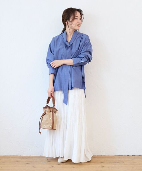 le.coeur blanc（ルクールブラン）の「ボウタイダンガリーシャツ（シャツ/ブラウス・レディース・ネイビー/ブラック・38）」の5枚目の写真