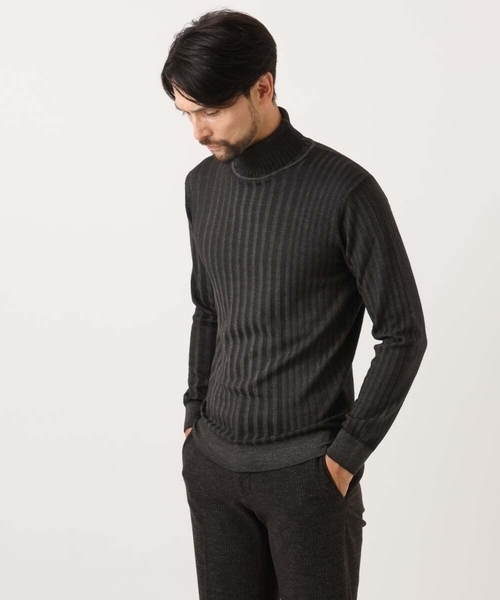 MICHEL KLEIN HOMME (ミッシェルクランオム)の「ガーメントダイリブ タートルネックニット(ニット/セーター・メンズ・パープル/ネイビー/ダークグレー・MEDIUM/LARGE/X-LARGE)」の2枚目の写真