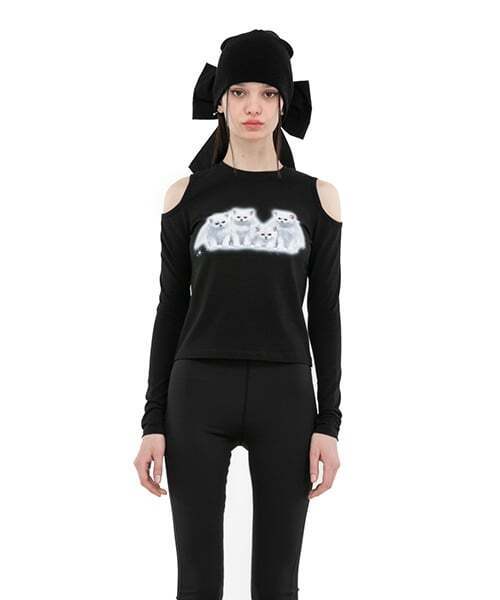 ITZAVIBE（イッザバイブ）の「[ICA22WT9BK] エンジェルキャットカットアウトショルダーティーシャツブラック（Tシャツ/カットソー・レディース・その他・ONE SIZE）」の2枚目の写真