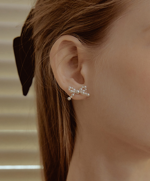 TATIANA（タチアナ）の「(SILVER925) Lovely Pearl Ribbon Earring EC1952（ピアス（両耳用）・レディース・ホワイト・FREE）」の2枚目の写真