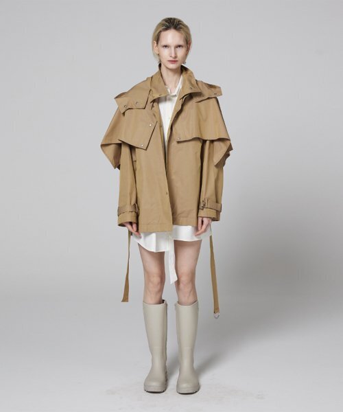 MMAM(ムアム)の「Short trench coat(トレンチコート・レディース・ベージュ・FREE)」の2枚目の写真