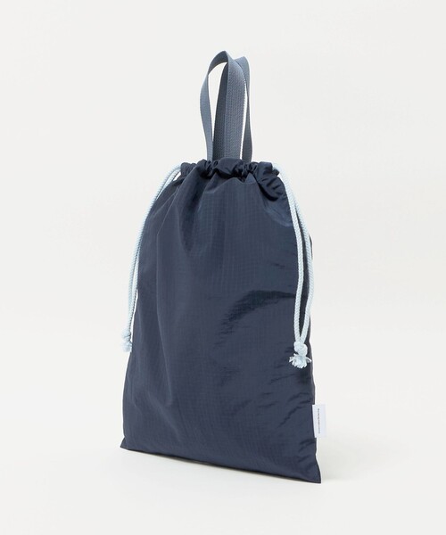 green label relaxing（グリーンレーベルリラクシング）の「巾着バッグ（大）（リップストック） / キッズ（トートバッグ・キッズ・ネイビー/グレー系・FREE）」の5枚目の写真