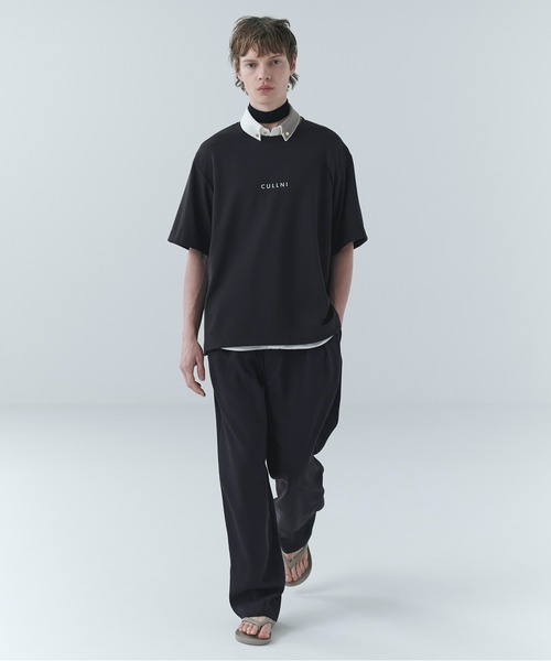 CULLNI（クルニ）の「CULLNI Logo Embroidery Short Sleeve Pullover（Tシャツ/カットソー・メンズ・ブラック/ダークブラウン/ホワイト/ネイビー/ベージュ/モカ・2/1/0）」の7枚目の写真