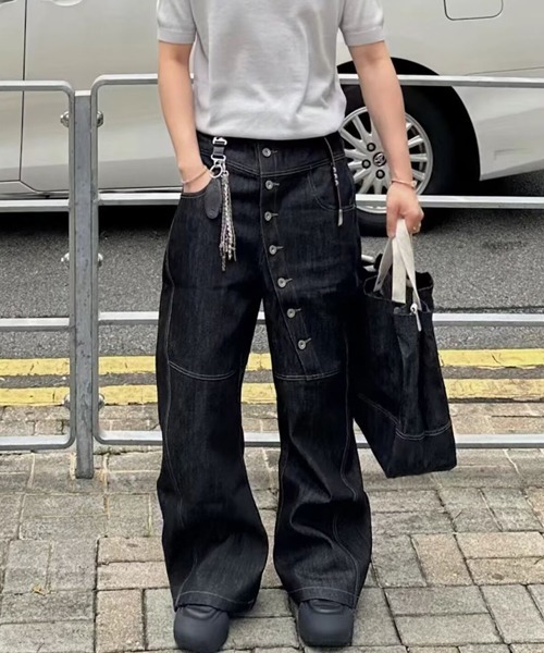 Ressaca（レサーカ）の「ルーズシルエットアシンメトリーボタンデニムパンツ（デニムパンツ・メンズ・インディゴブルー・L/M/XL）」の6枚目の写真