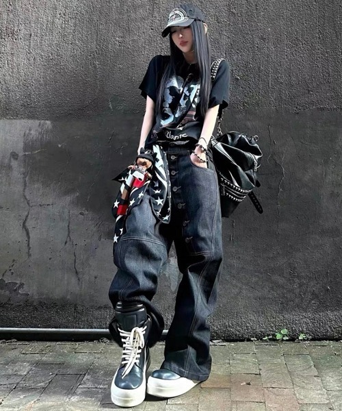 Ressaca（レサーカ）の「ルーズシルエットアシンメトリーボタンデニムパンツ（デニムパンツ・メンズ・インディゴブルー・L/M/XL）」の2枚目の写真
