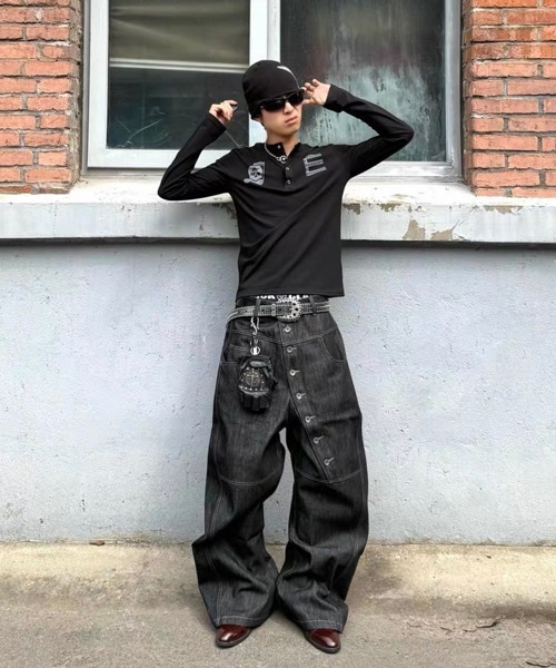 Ressaca（レサーカ）の「ルーズシルエットアシンメトリーボタンデニムパンツ（デニムパンツ・メンズ・インディゴブルー・L/M/XL）」の3枚目の写真