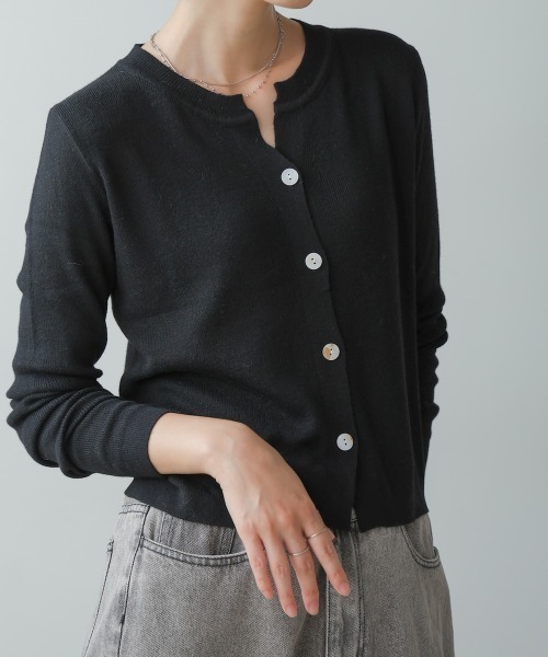 Bou Jeloud(ブージュルード)の「ソフトタッチキーネックカーデ(カーディガン/ボレロ・レディース・ベージュ/ブラック/グレー・FREE)」の1枚目の写真