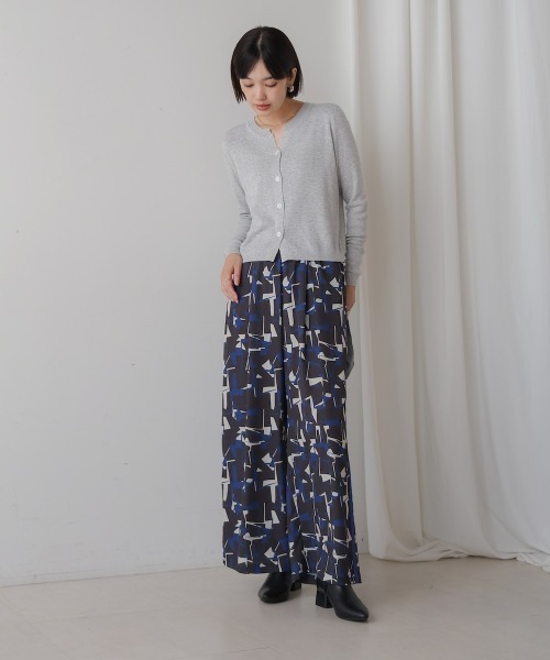 Bou Jeloud(ブージュルード)の「ソフトタッチキーネックカーデ(カーディガン/ボレロ・レディース・ベージュ/ブラック/グレー・FREE)」の6枚目の写真
