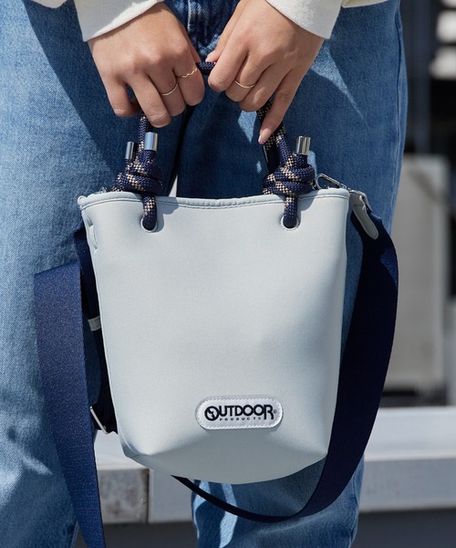 OUTDOOR PRODUCTS(アウトドアプロダクツ)の「OUTDOOR PRODUCTS/アウトドアプロダクツ NEOPRENE TOTE ロープハンドル トートバッグ 調整可能 秋 秋服 2026年秋冬(ショルダーバッグ・レディース・ブラック/グレー/アイボリー・FREE)」の16枚目の写真