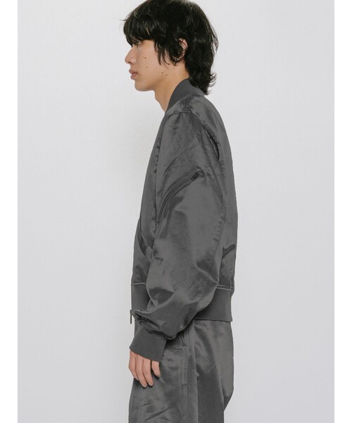 MIDIUMISOLID（ミディウミソリッド）の「MIDIUMISOLID Men’s ブリーチサテンMA-1（ダウンジャケット/コート・メンズ・ブラック/カーキ・48）」の19枚目の写真