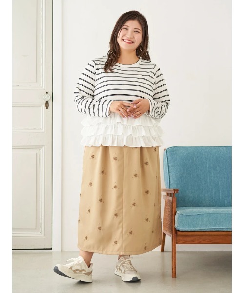 Re-J&SUPURE（リジェイアンドスプル）の「【大きいサイズ】【Sasaki Mikiコラボ】3段フリルトップス（Tシャツ/カットソー・レディース・A/グレー・XX-LARGE/XXXX-LARGE/XXX-LARGE）」の9枚目の写真