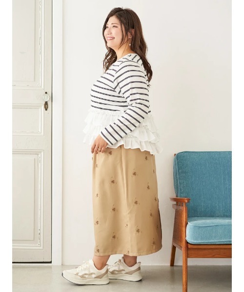 Re-J&SUPURE（リジェイアンドスプル）の「【大きいサイズ】【Sasaki Mikiコラボ】3段フリルトップス（Tシャツ/カットソー・レディース・A/グレー・XX-LARGE/XXXX-LARGE/XXX-LARGE）」の10枚目の写真