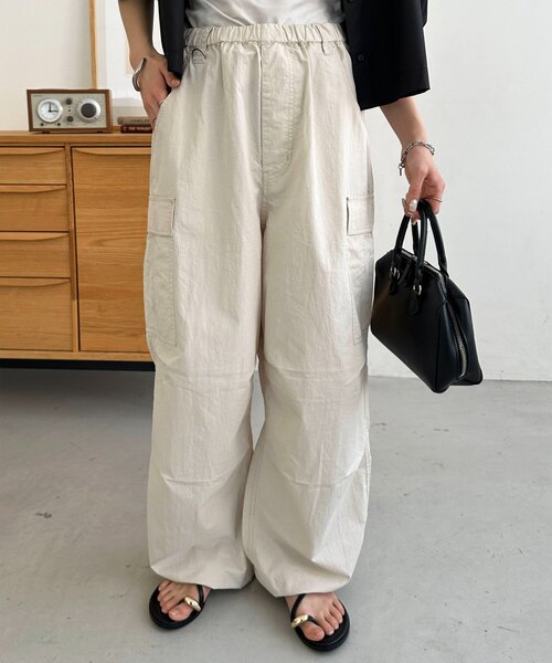 DISCOAT（ディスコート）の「【Enlude】Dカン付きワイドカーゴパンツ《ユニセックス》（カーゴパンツ・レディース・アイボリー/カーキ・SMALL/MEDIUM/LARGE）」の5枚目の写真