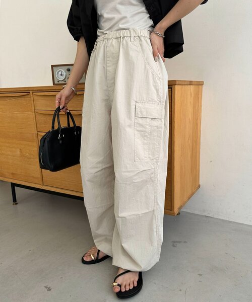 DISCOAT（ディスコート）の「【Enlude】Dカン付きワイドカーゴパンツ《ユニセックス》（カーゴパンツ・レディース・アイボリー/カーキ・SMALL/MEDIUM/LARGE）」の6枚目の写真