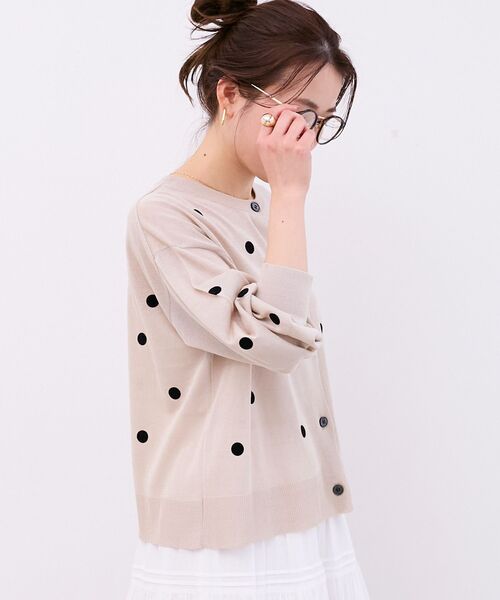 le.coeur blanc(ルクールブラン)の「シアードットフロッキークルーカーデ(カーディガン/ボレロ・レディース・ベージュ系その他2/ブラック系その他・38)」の22枚目の写真