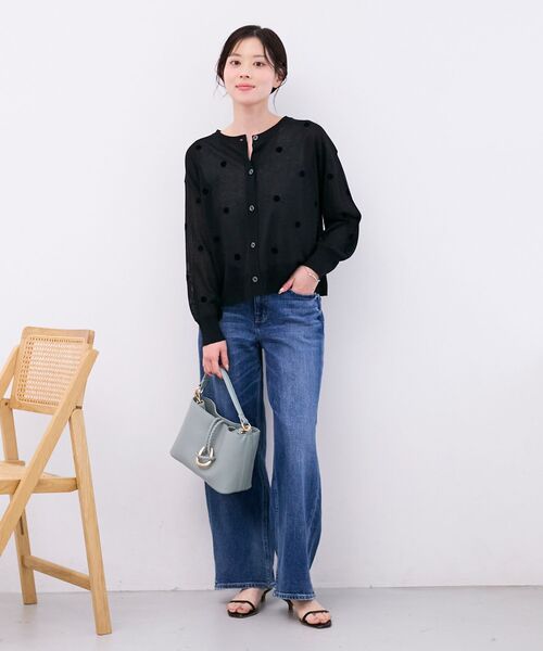 le.coeur blanc(ルクールブラン)の「シアードットフロッキークルーカーデ(カーディガン/ボレロ・レディース・ベージュ系その他2/ブラック系その他・38)」の5枚目の写真