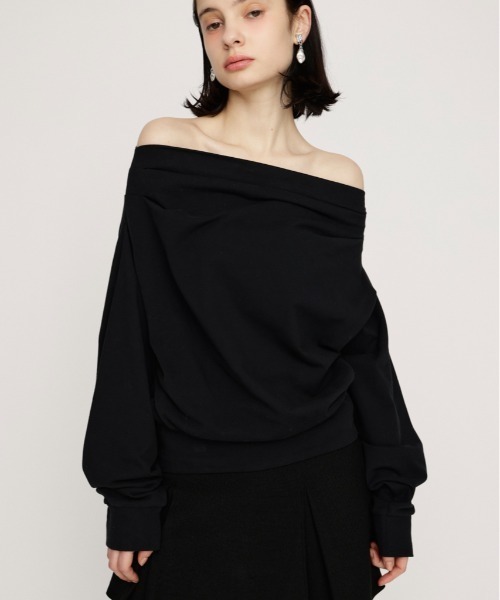 SLY（スライ）の「TUCKED OFFSHOULDER TOPS オフショルダースウェットトップス 春服 トレーナー（スウェット・レディース・ホワイト/ライトイエロー/杢グレー/ブラック・FREE）」の2枚目の写真