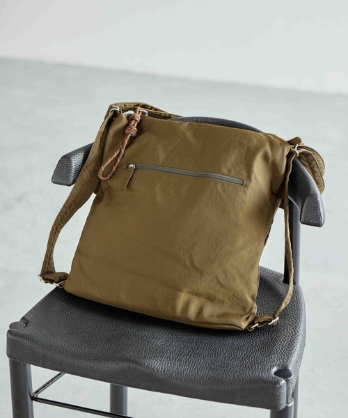 studio CLIP(スタディオクリップ)の「チャーム付きマルチWAYBAG(トートバッグ・レディース・ブラック/カーキ・FREE)」の1枚目の写真