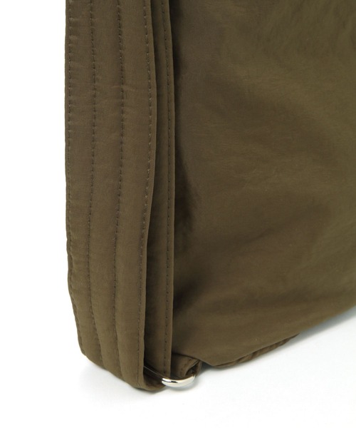 studio CLIP(スタディオクリップ)の「チャーム付きマルチWAYBAG(トートバッグ・レディース・ブラック/カーキ・FREE)」の13枚目の写真